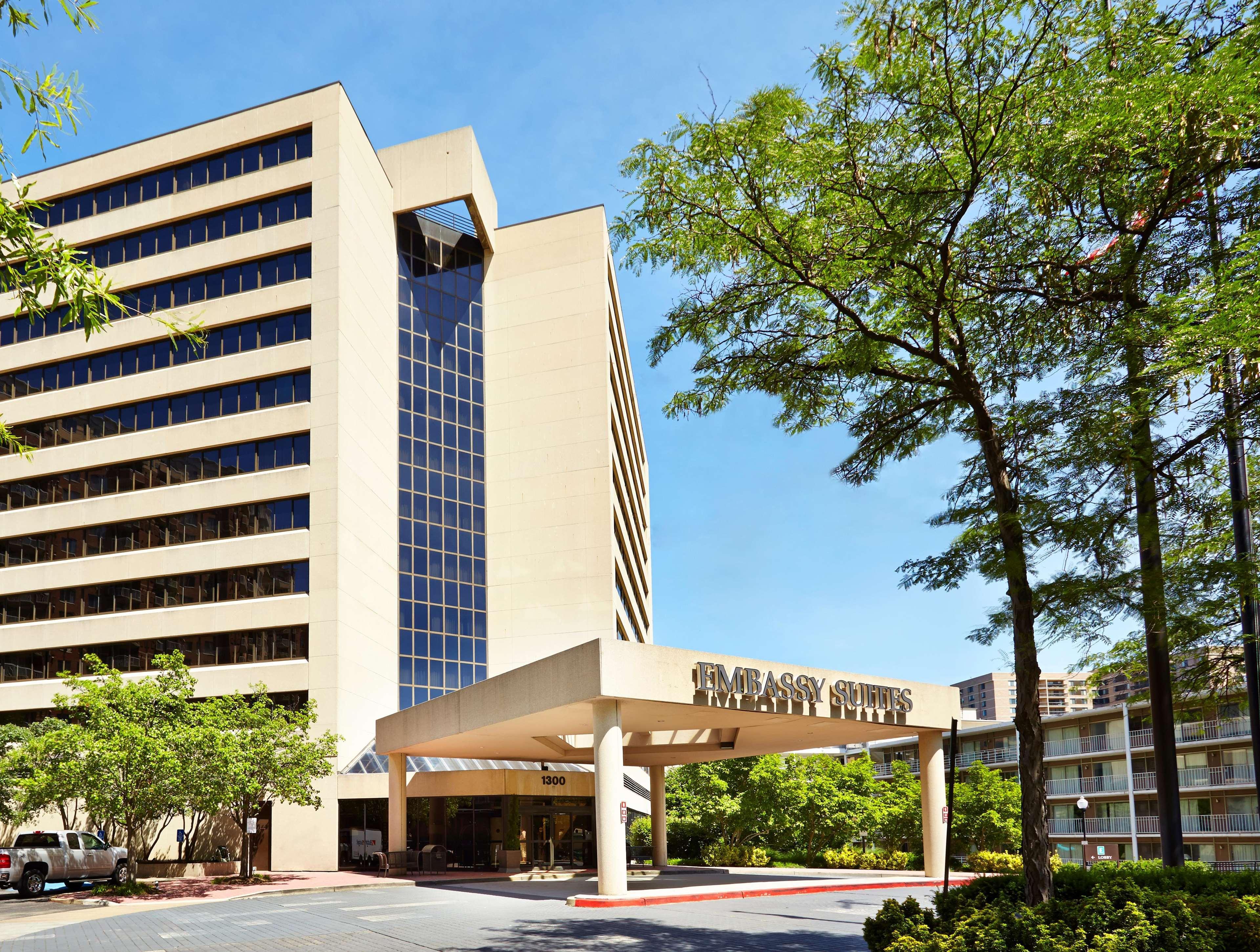 Embassy Suites By Hilton Crystal City National Airport Arlington Exterior foto